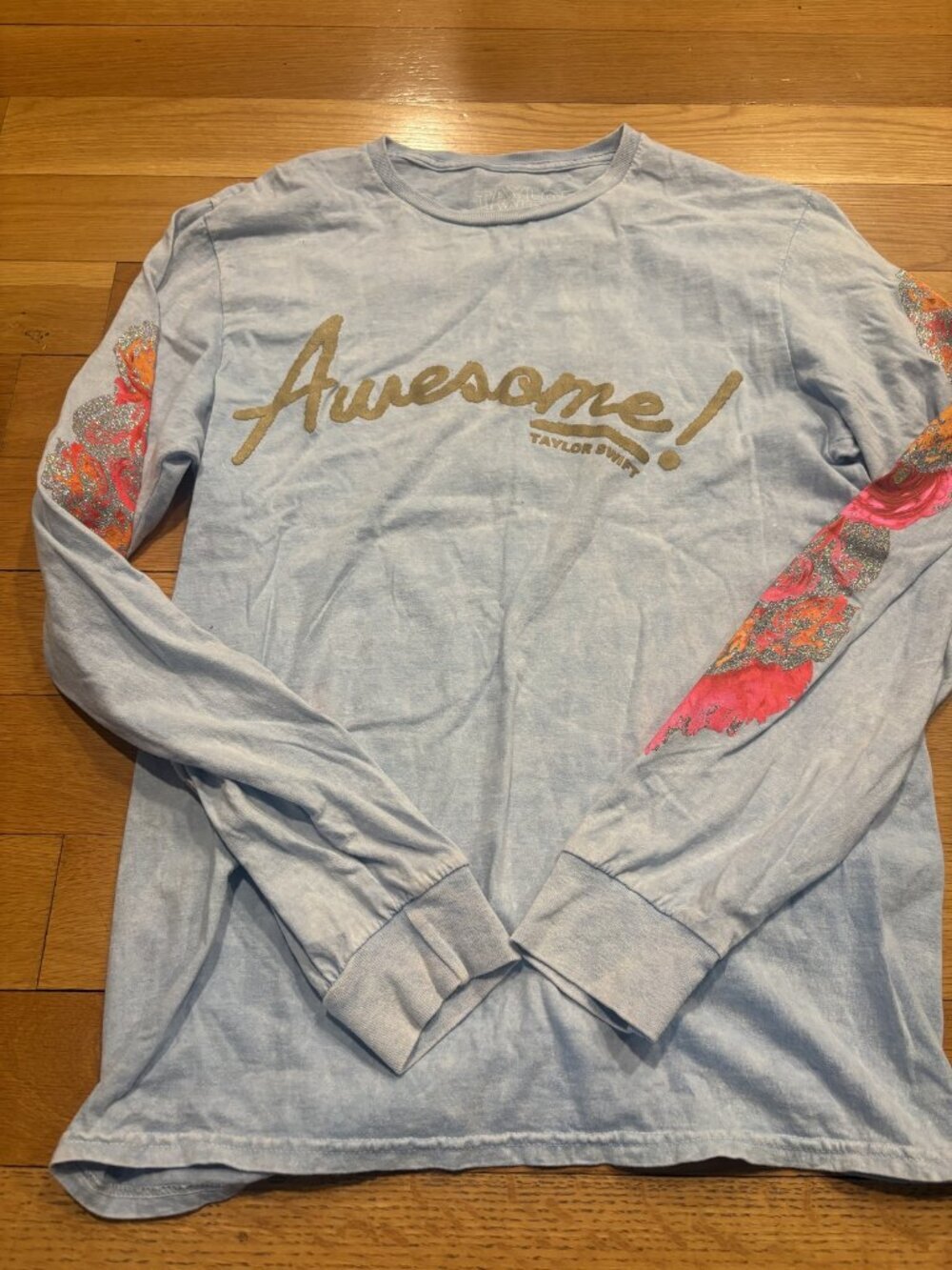 Taylor swift Size Small (S) Long Sleeve Graphic Tee with Embellished Sleeves